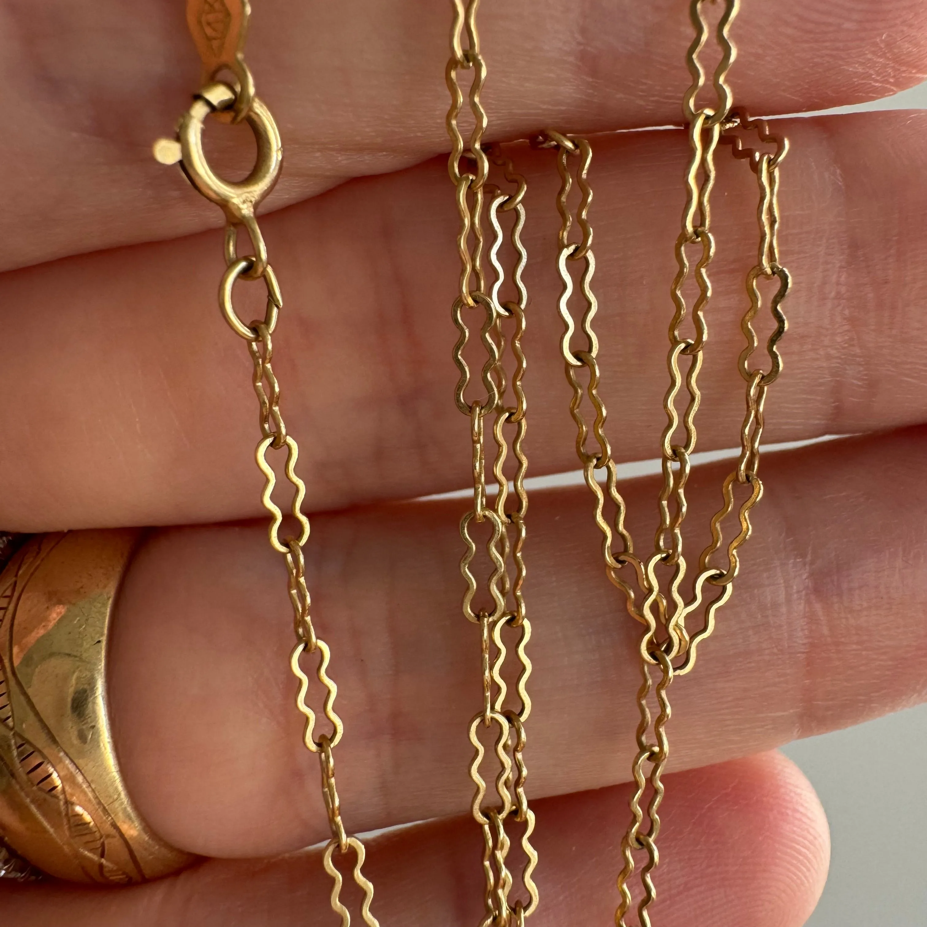 V I N T A G E // almost peanut / 14k yellow gold fancy link paperclip chain / 15.25